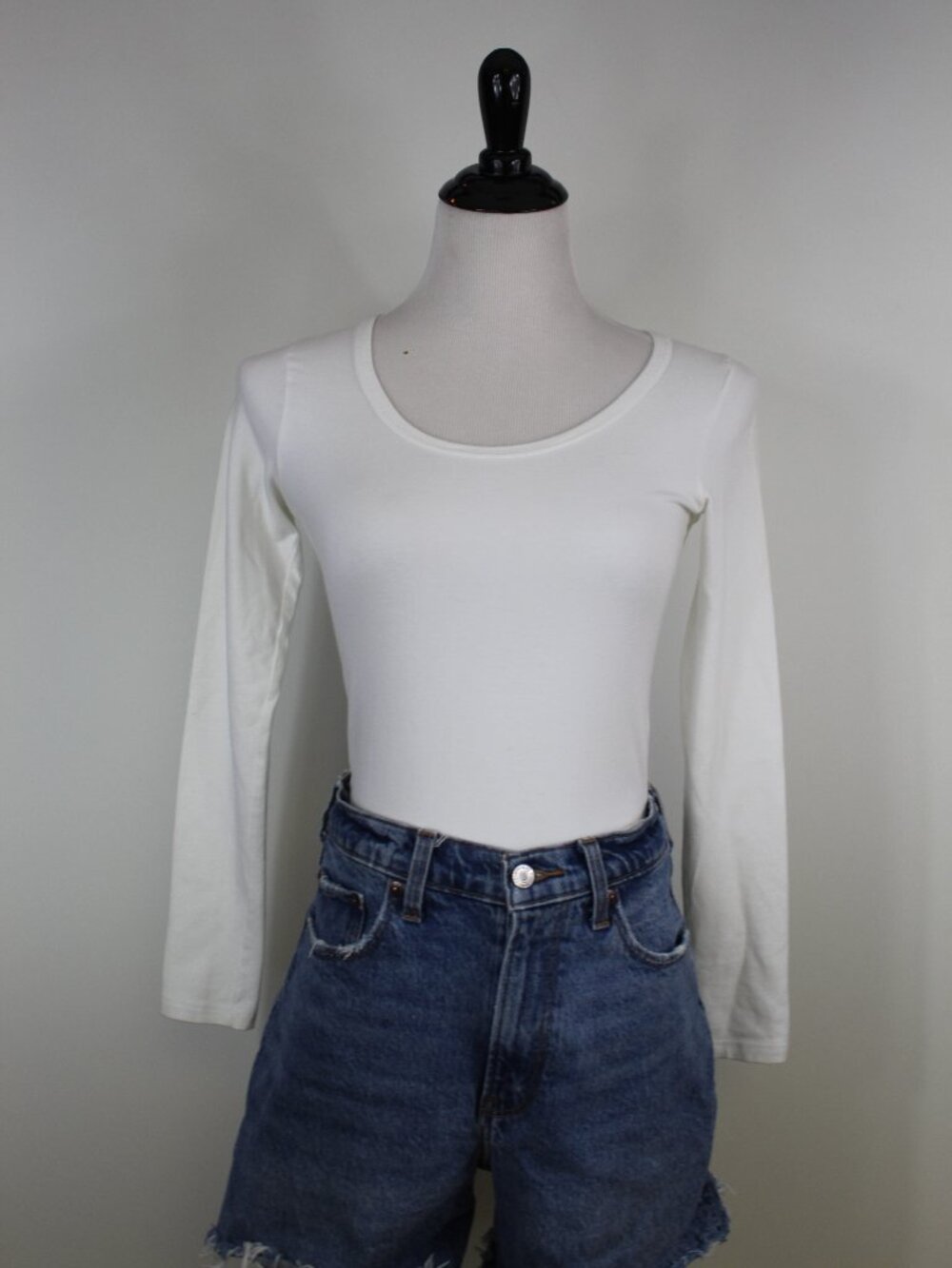 Brandy Melville John Galt White Long Sleeve Scoop Neck Top Fitted Y2K